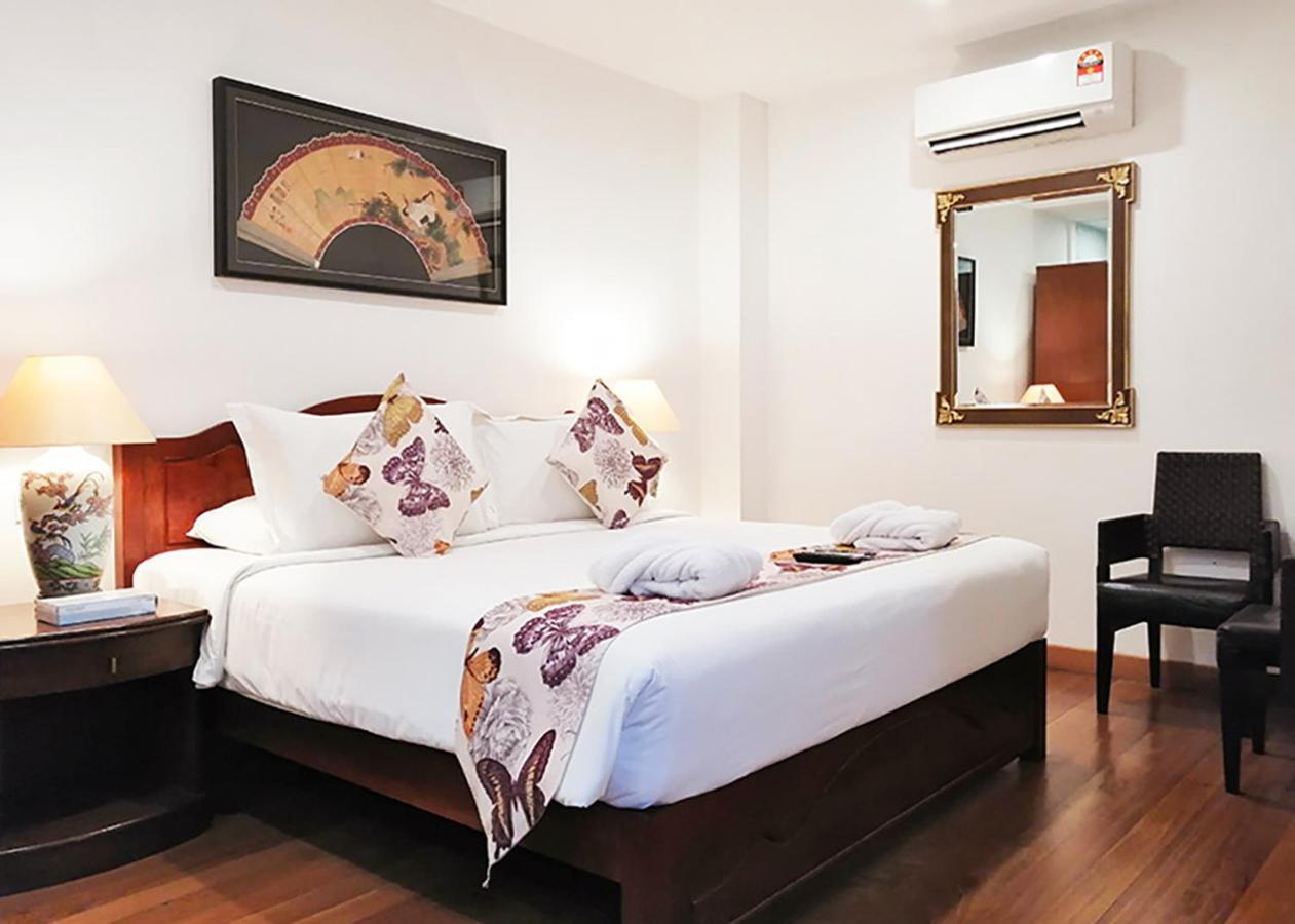 Heeren Straits Hotel