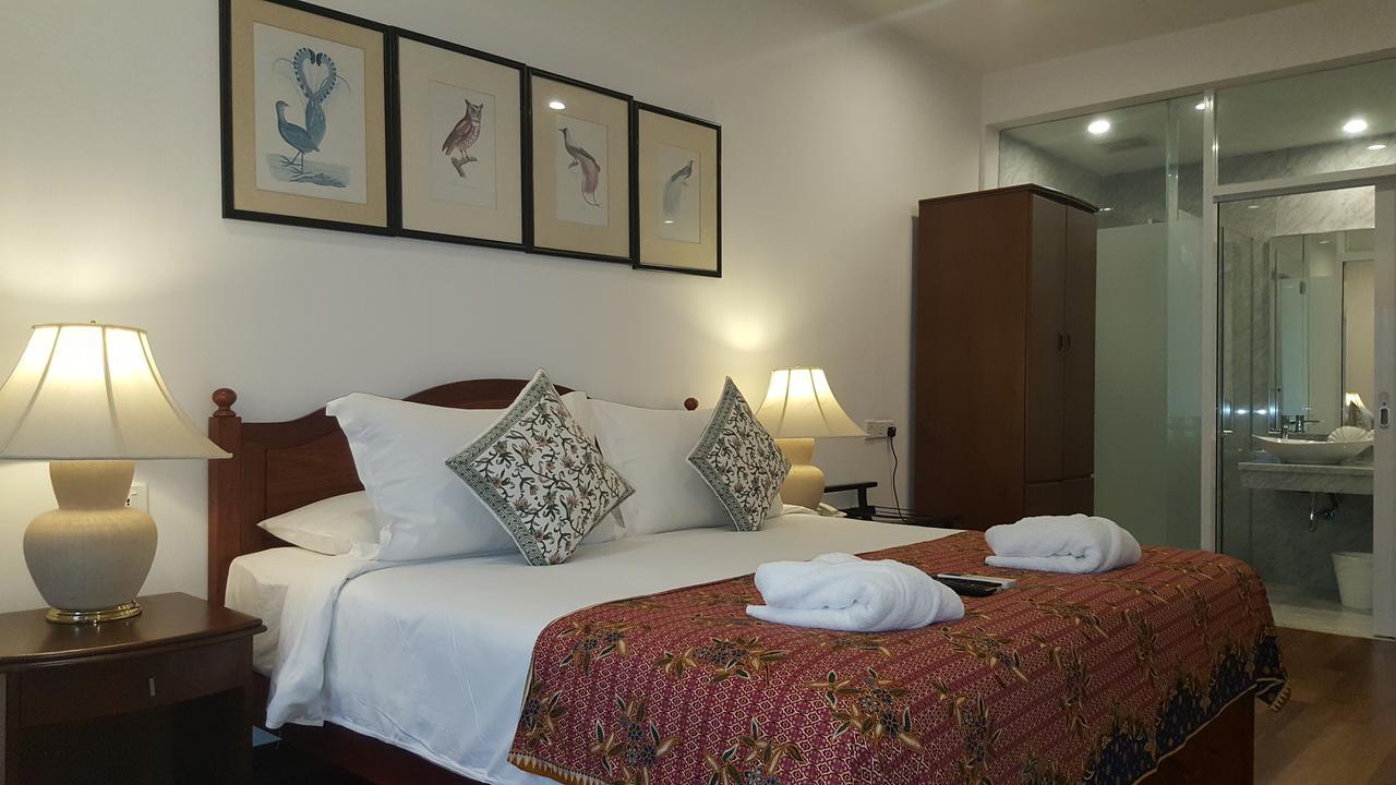 Hotel Heeren Straits 4*
