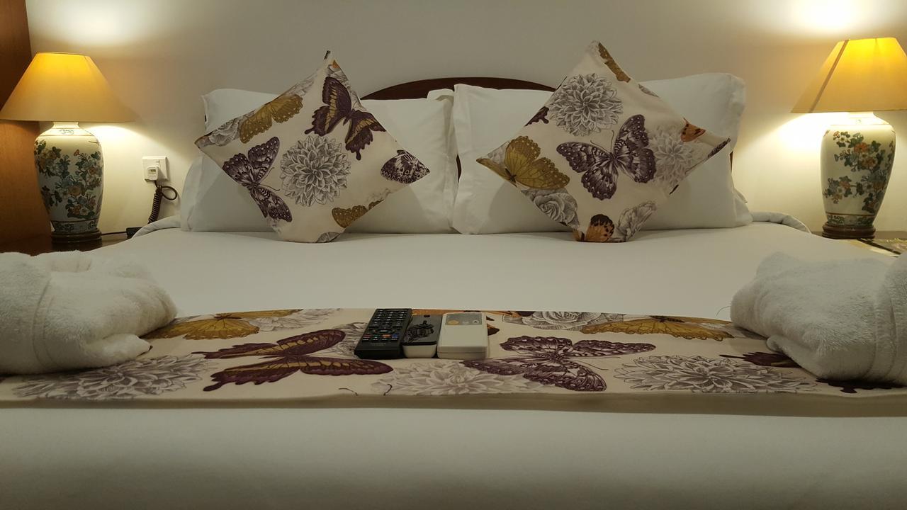 Hotel Heeren Straits